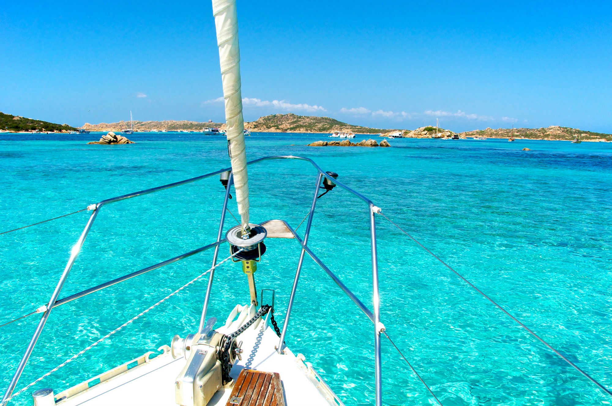 Douche solaire : la solution idéale sur un bateau ?