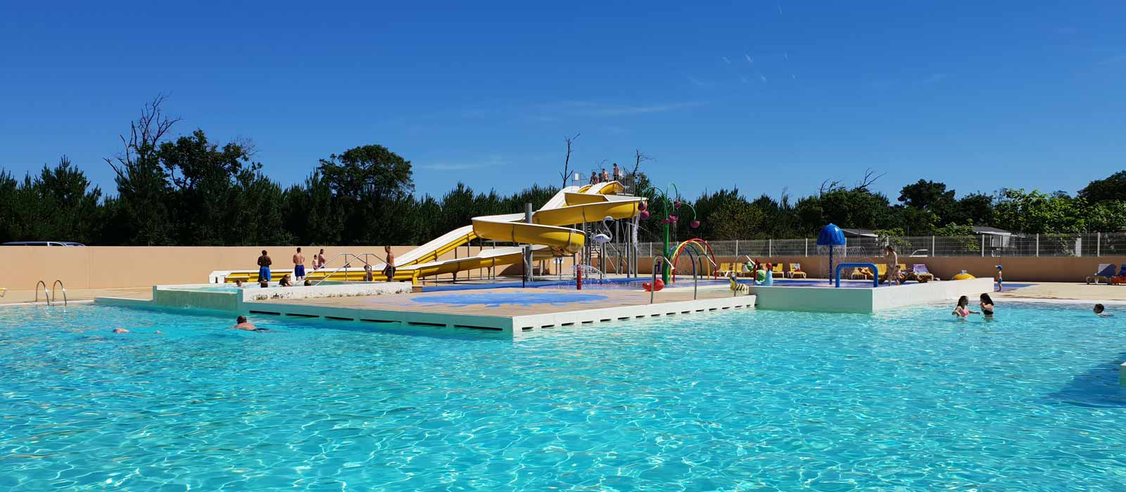 Top 3 des plus beaux campings avec piscine chauffée dans le Sud de la France